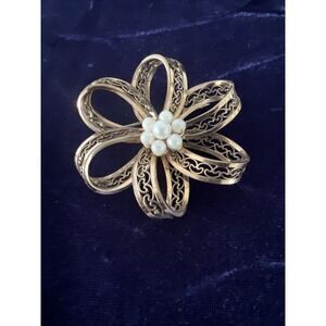12K Gold Filled Ribbon Winard Brooch W/ Pearl